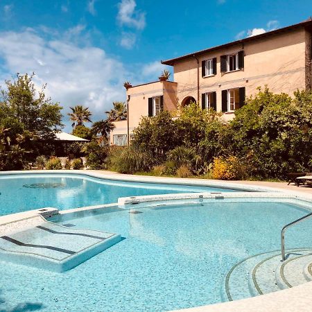 Hotel Villa Maremonti Марина-ді-Масса Екстер'єр фото