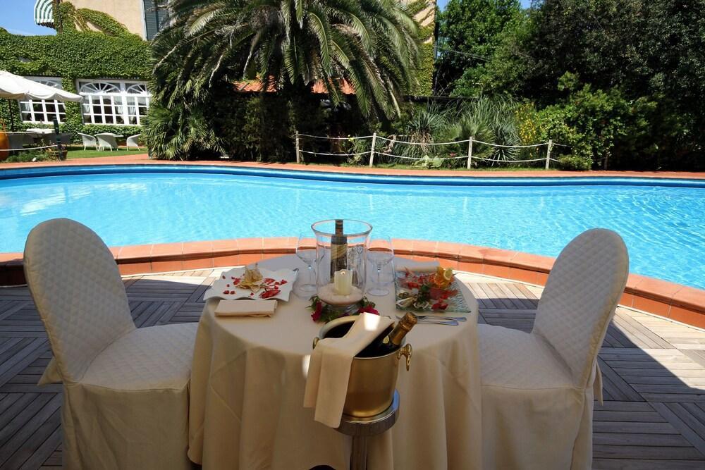 Hotel Villa Maremonti Марина-ді-Масса Екстер'єр фото