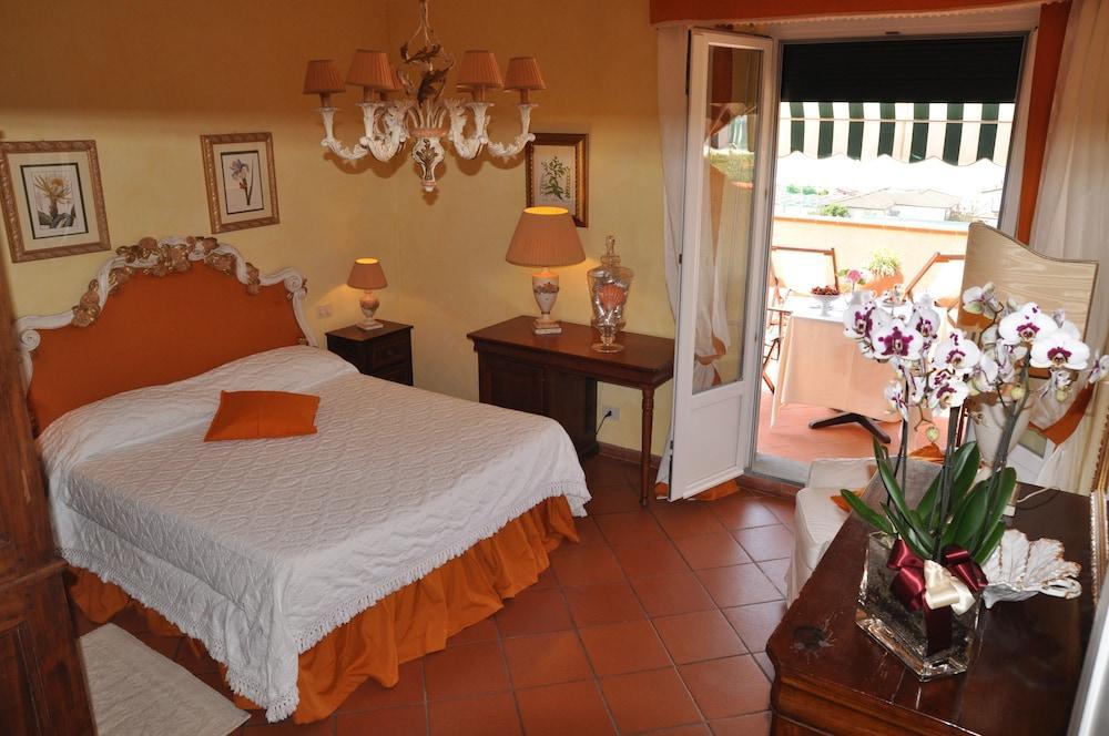 Hotel Villa Maremonti Марина-ді-Масса Екстер'єр фото