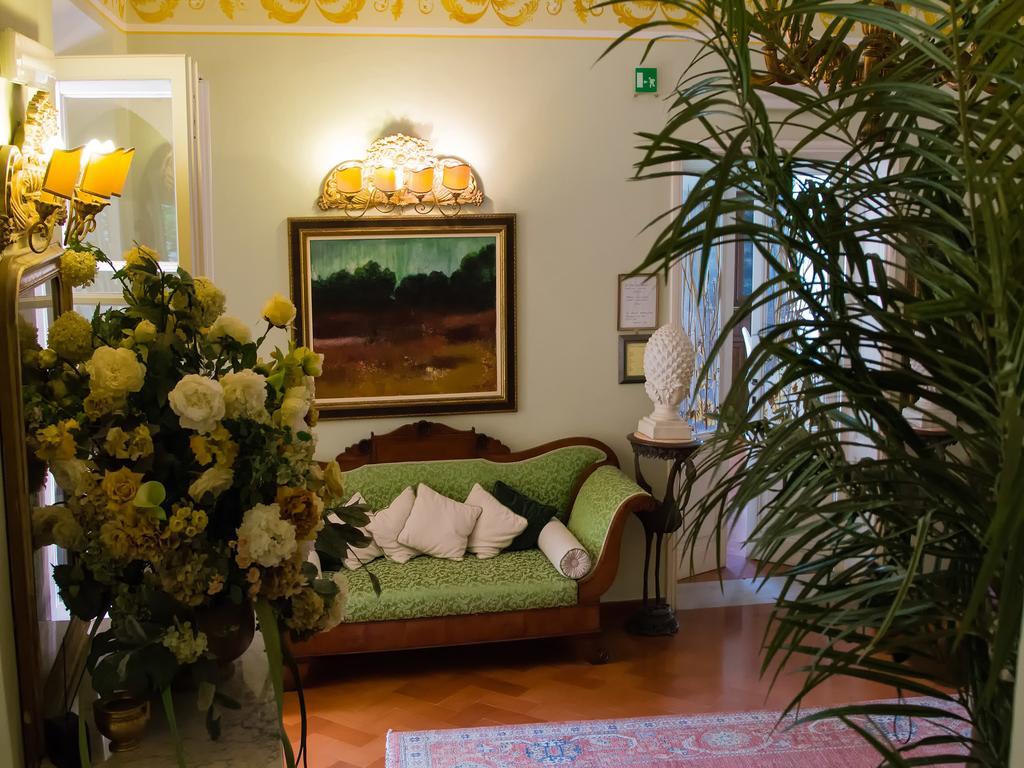 Hotel Villa Maremonti Марина-ді-Масса Екстер'єр фото